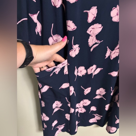 J. Jill Wearever Collection Knit Dress Size Medium Blue Pink Floral Travel - Picture 3 of 8